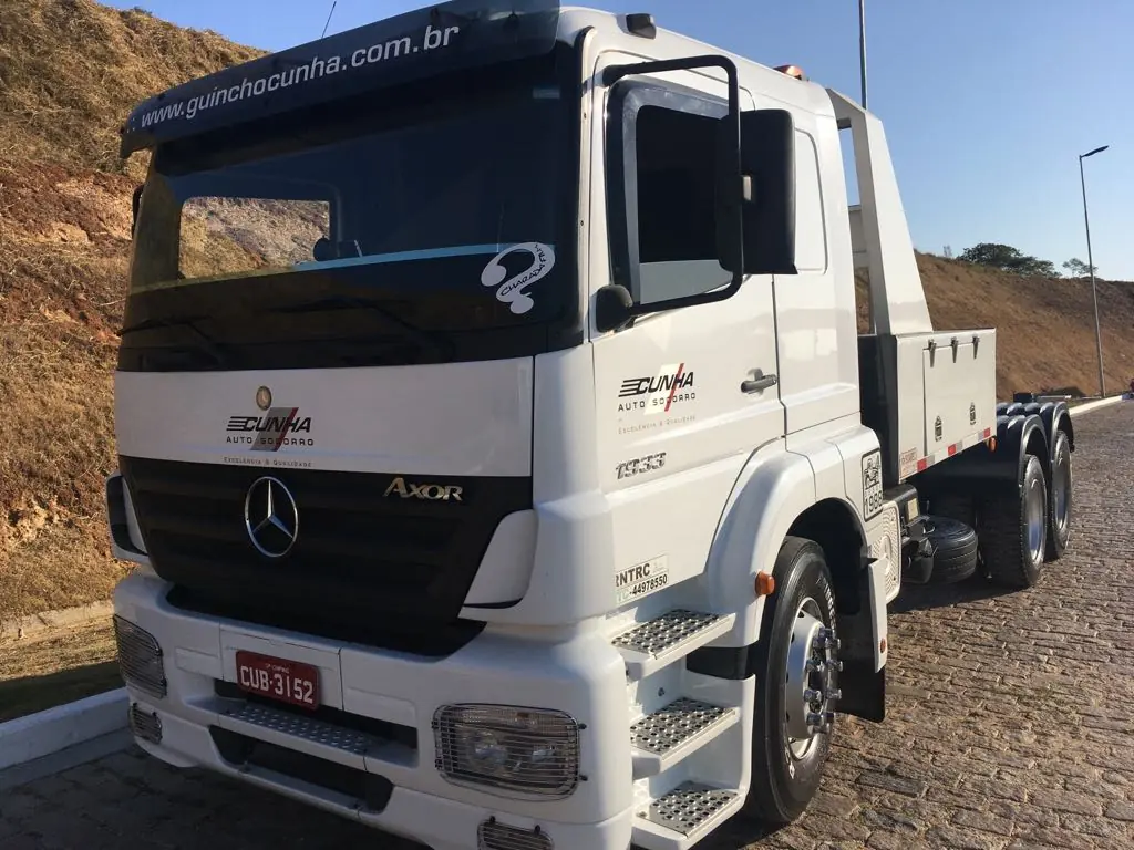 Guincho pesado Mercedes-Benz da frota CAS Guincho em Jacareí